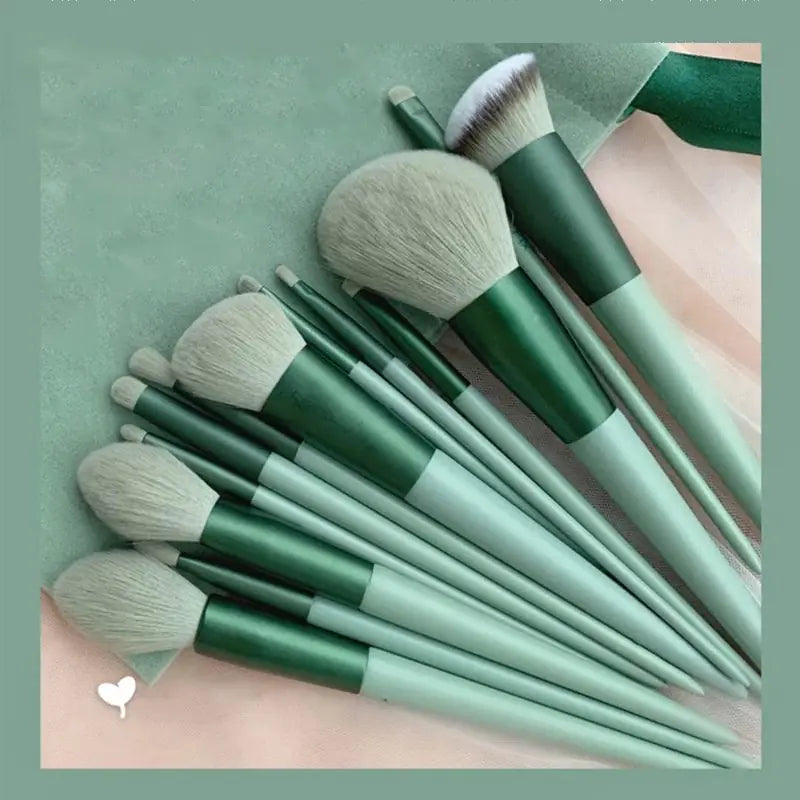 13 Soft Fluffy Makeup Brushes