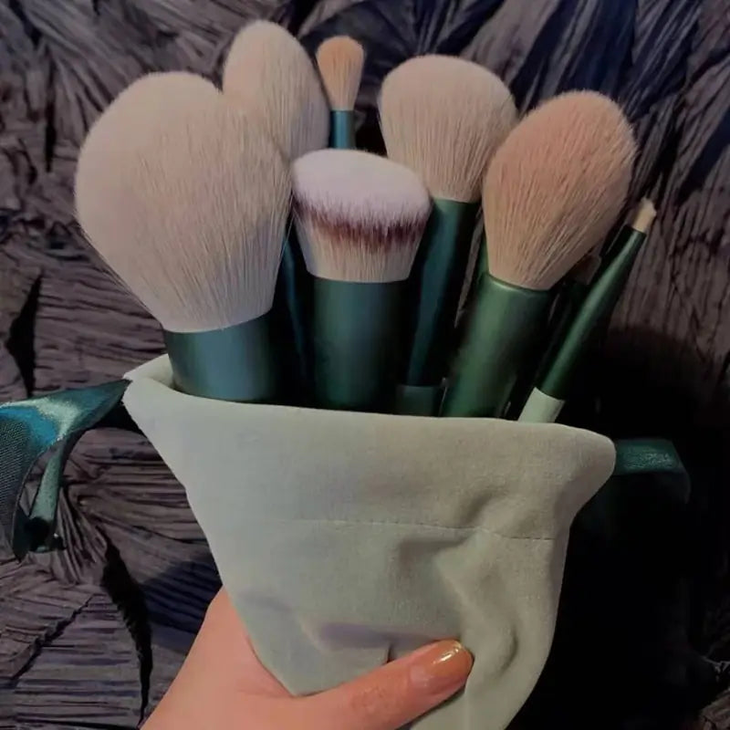 13 Soft Fluffy Makeup Brushes