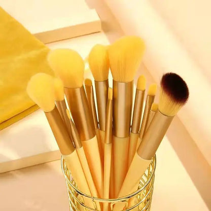 13 Soft Fluffy Makeup Brushes